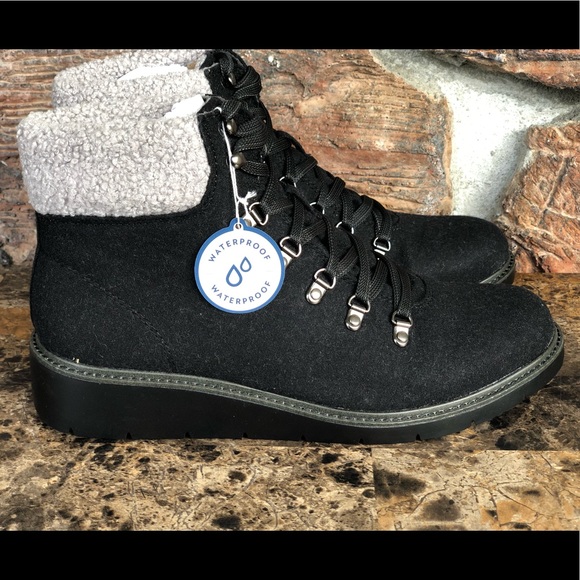 NEW Dr. Scholl's Women's waterproof Sentinel Boots - Picture 6 of 16